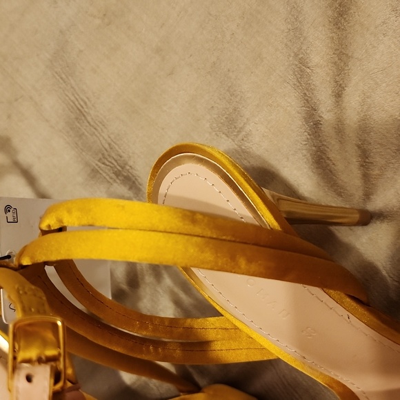 Zara NWT Canary Gold Evening Shoes - Picture 5 of 7